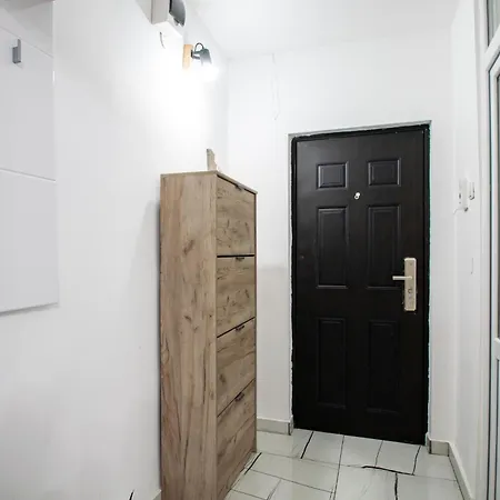 1 Mai - Sara Apartment Craiova