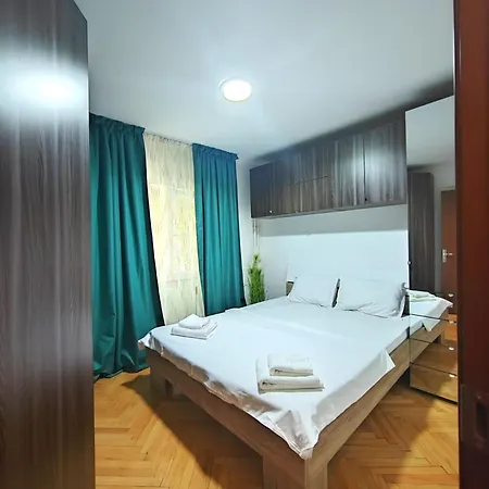 1 Mai - Sara Apartment Craiova