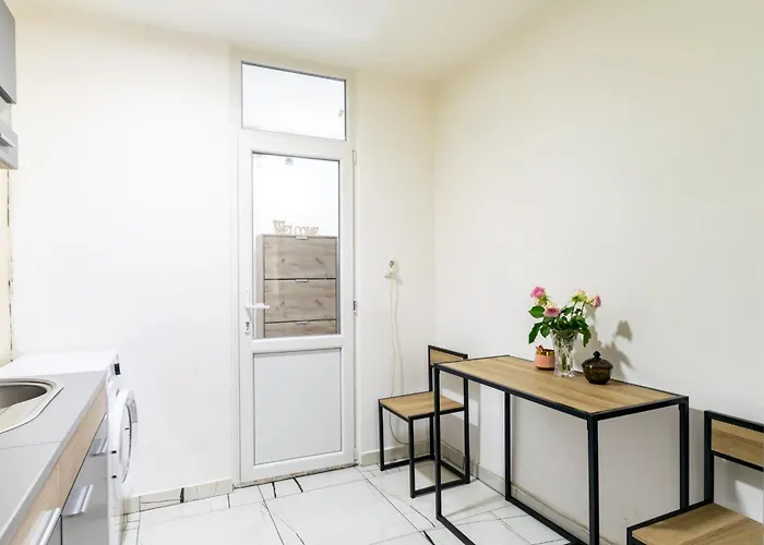 1 Mai - Sara * 크라이오바