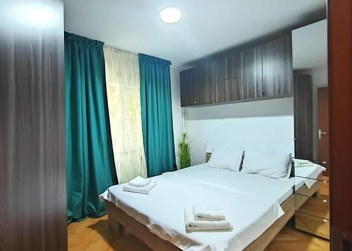 1 Mai - Sara 아파트 크라이오바